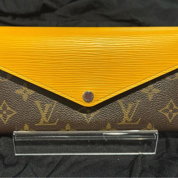 Louis Vuitton Monogram Epi Marie-Lou Long Wallet - Picture 4 of 14